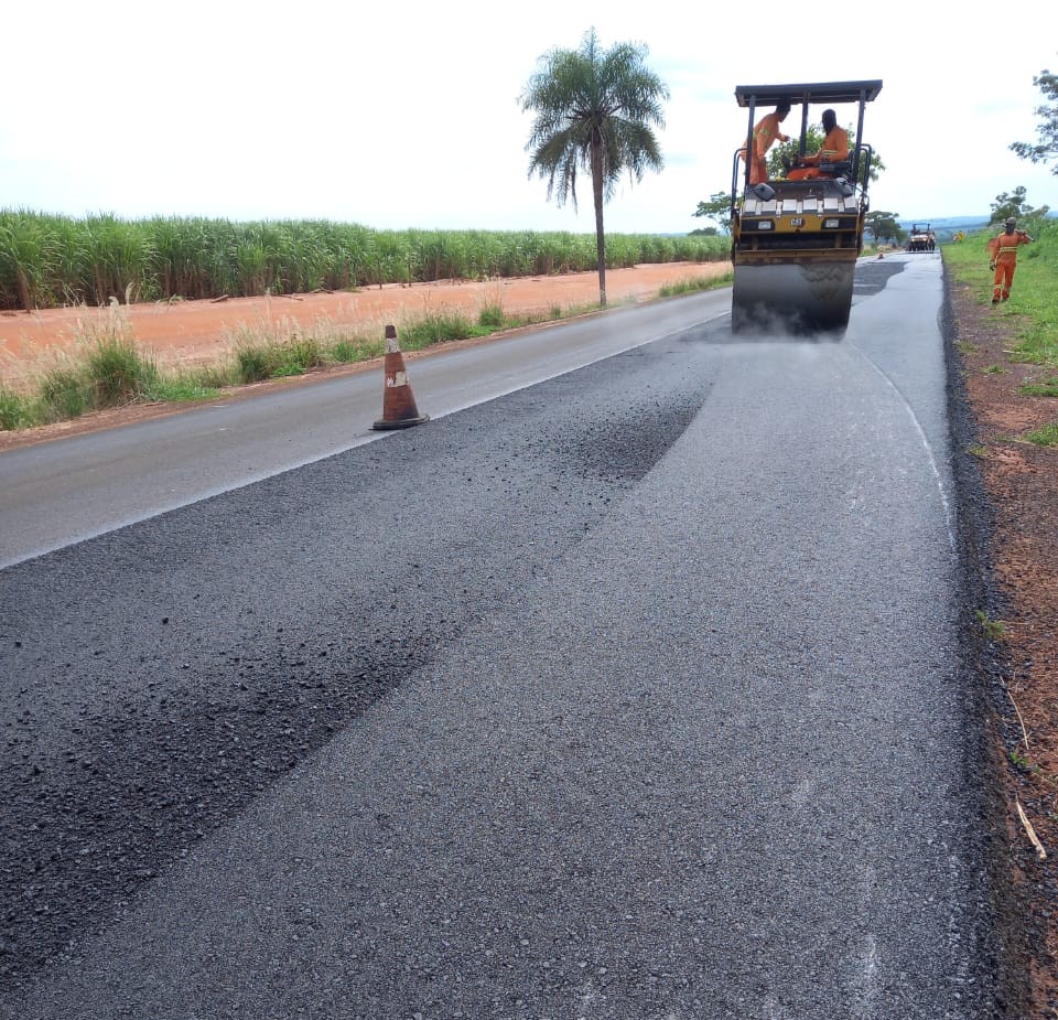 Fator - Mineradora: Inovação, segurança e sustentabilidade em cada extração.